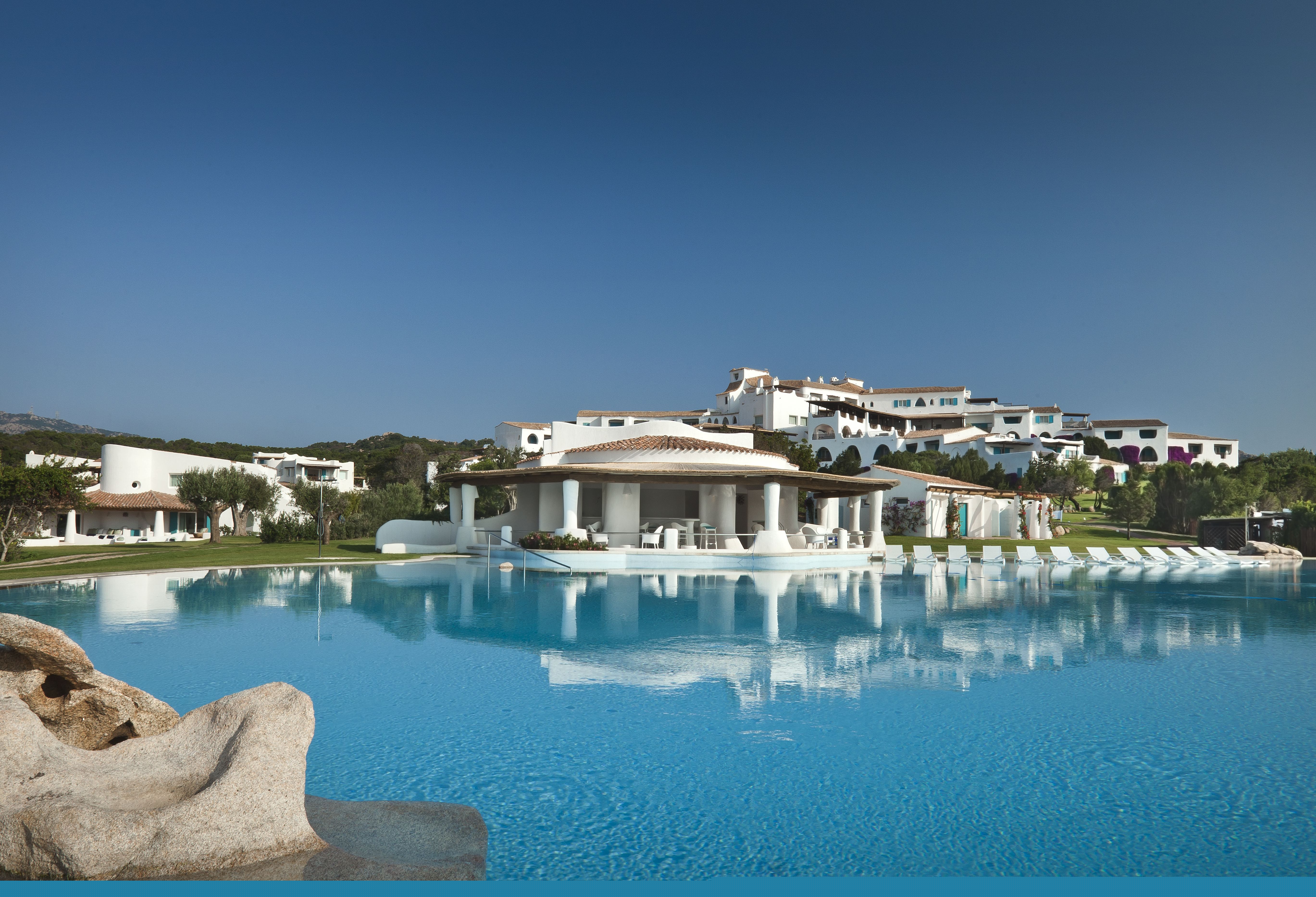 LUXE REIZEN  - TRAVEL IN LUXURY - LUXURY IS TRAVELLING  ITALIE_LUXE REIZEN SARDINIE**ROMAZZINO - COSTA SMERALDA