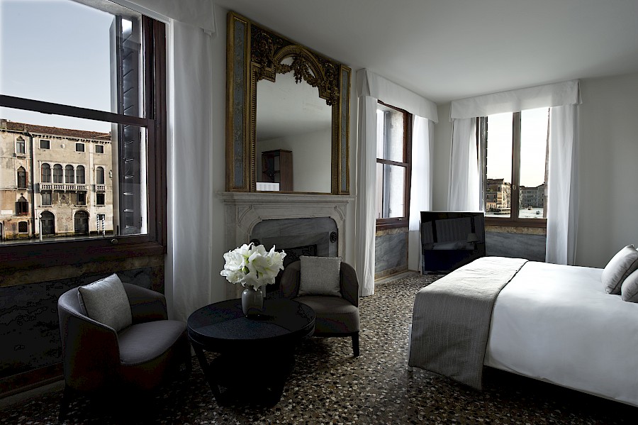LUXE REIZEN  - TRAVEL IN LUXURY - LUXURY IS TRAVELLING  ITALIE_AMAN CANAL GRANDE VENICE - VENETIE, Canal Grande Suite