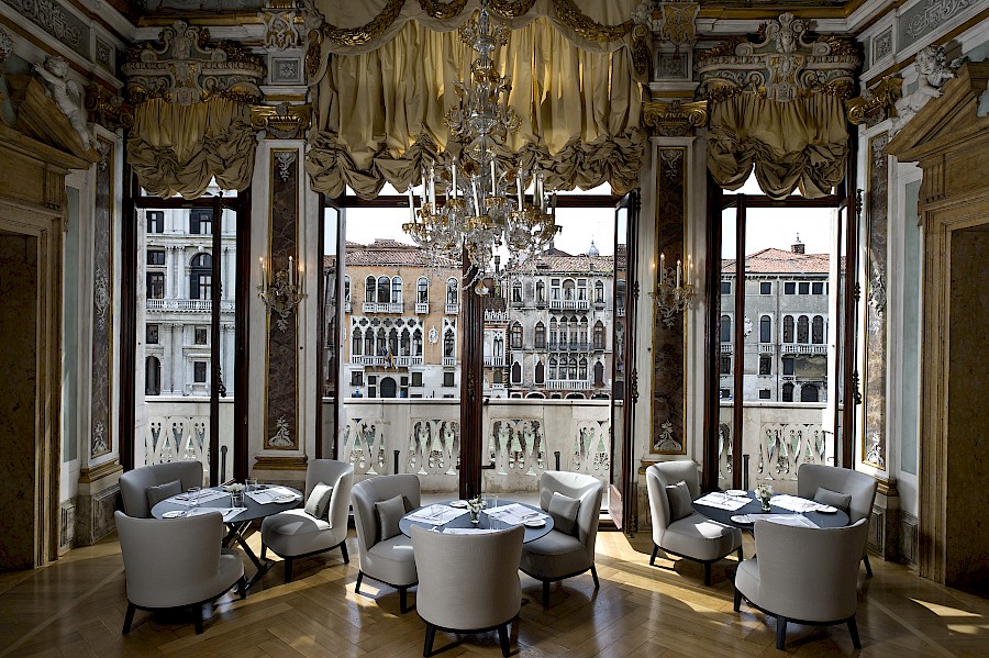 LUXE REIZEN  - TRAVEL IN LUXURY - LUXURY IS TRAVELLING  ITALIE_AMAN CANAL GRANDE VENICE - VENETIE, Piano Nobile Dining Room