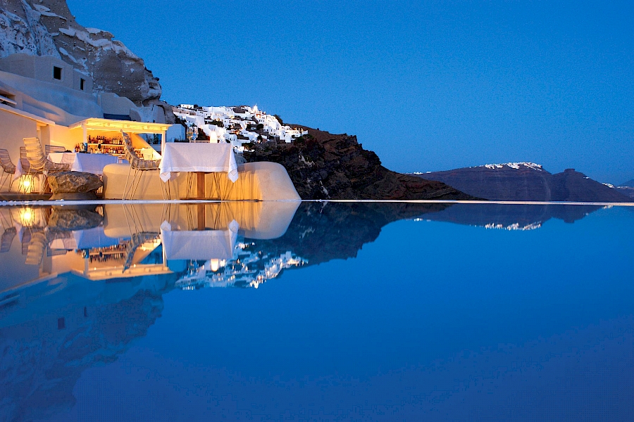 LUXE REIZEN  - TRAVEL IN LUXURY - LUXURY IS TRAVELLING  GRIEKENLAND_LUXE REIZEN GRIEKENLAND**MYSTIQUE SANTORINI