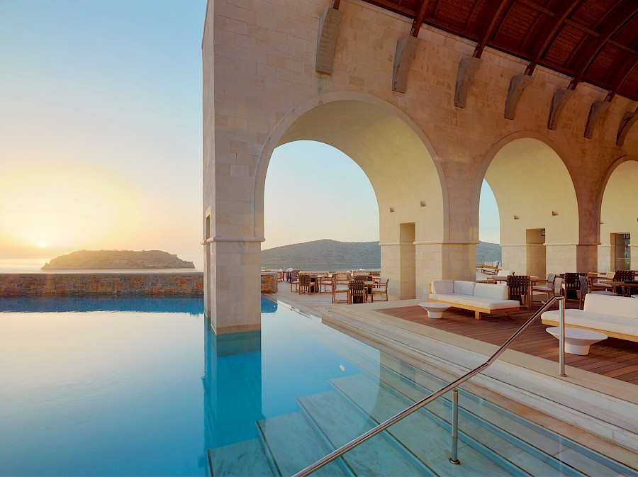 LUXE REIZEN  - TRAVEL IN LUXURY - LUXURY IS TRAVELLING  GRIEKENLAND_LUXE REIZEN KRETA**BLUE PALACE RESORT & SPA