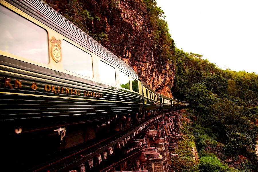 LUXE REIZEN  - TRAVEL IN LUXURY - LUXURY IS TRAVELLING_LUXURY ON WHEELS**EASTERN ORIENTAL EXPRESS