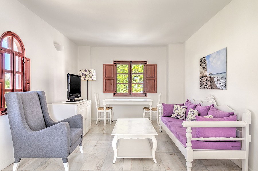 LUXE REIZEN  - TRAVEL IN LUXURY - LUXURY IS TRAVELLING  GRIEKENLAND_LUXE REIZEN GRIEKENLAND**VEDEMA SANTORINI