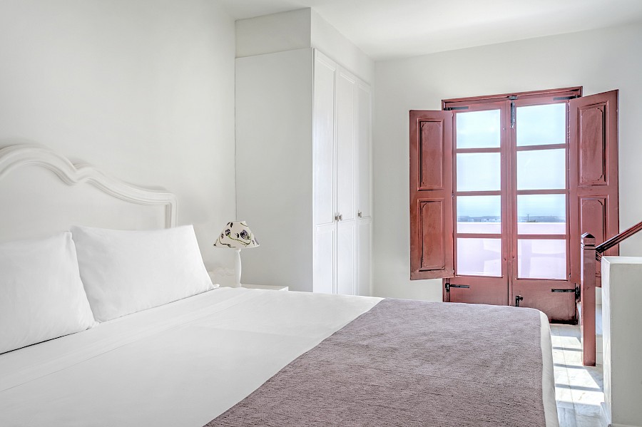 LUXE REIZEN  - TRAVEL IN LUXURY - LUXURY IS TRAVELLING  GRIEKENLAND_LUXE REIZEN GRIEKENLAND**VEDEMA SANTORINI