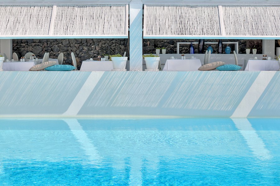 LUXE REIZEN  - TRAVEL IN LUXURY - LUXURY IS TRAVELLING  GRIEKENLAND_LUXE REIZEN GRIEKENLAND**VEDEMA SANTORINI