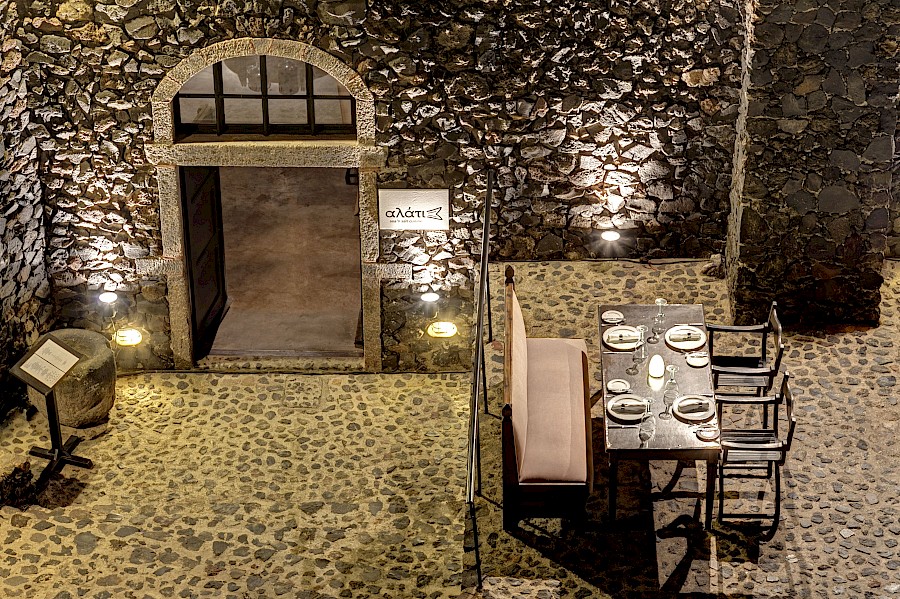 LUXE REIZEN  - TRAVEL IN LUXURY - LUXURY IS TRAVELLING  GRIEKENLAND_LUXE REIZEN GRIEKENLAND**VEDEMA SANTORINI