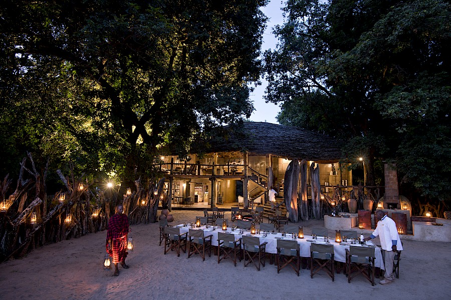 LUXE REIZEN  - TRAVEL IN LUXURY - LUXURY IS TRAVELLING  TANZANIA_LUXE SAFARI TANZANIA**LAKE MANYARA TREE LODGE