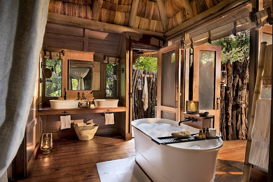 LUXE REIZEN  - TRAVEL IN LUXURY - LUXURY IS TRAVELLING  TANZANIA_LUXE SAFARI TANZANIA**LAKE MANYARA TREE LODGE