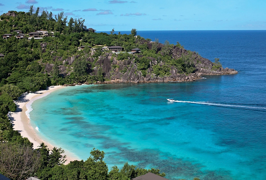 LUXE REIZEN  - TRAVEL IN LUXURY - LUXURY IS TRAVELLING  SEYCHELLEN_LUXE REIZEN SEYCHELLEN**FOUR SEASONS RESORT SEYCHELLEN