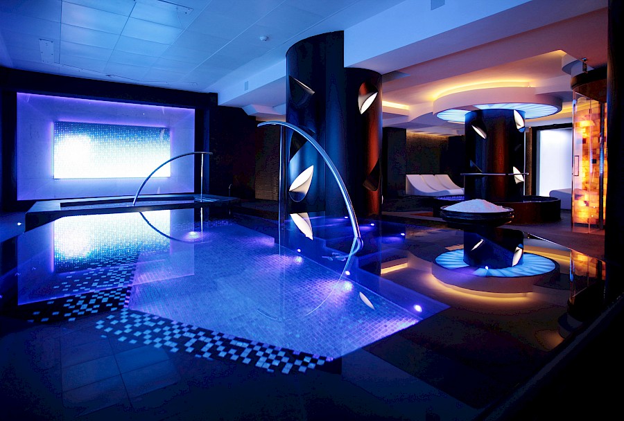 LUXE REIZEN  - TRAVEL IN LUXURY - LUXURY IS TRAVELLING  ITALIE_ROMEO HOTEL NAPELS - ITALIE**SPA Dogana del Sale