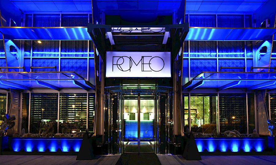 LUXE REIZEN  - TRAVEL IN LUXURY - LUXURY IS TRAVELLING  ITALIE_LUXE REIZEN NAPELS, ITALIE**ROMEO HOTEL NAPELS