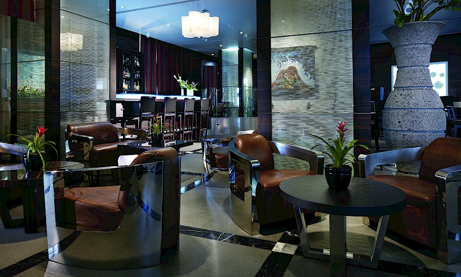 LUXE REIZEN  - TRAVEL IN LUXURY - LUXURY IS TRAVELLING  ITALIE_ROMEO HOTEL NAPELS - ITALIE**Romeo Sushi Bar Restaurant