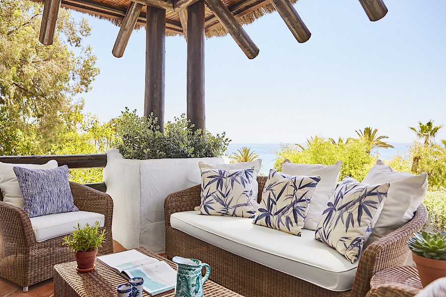 LUXE REIZEN  - TRAVEL IN LUXURY - LUXURY IS TRAVELLING  SPANJE_MARBELLA CLUB HOTEL GOLF RESORT & SPA**DELUXE ROOM SEA VIEW