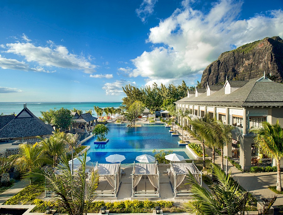 LUXE REIZEN  - TRAVEL IN LUXURY - LUXURY IS TRAVELLING  MAURITIUS_LUXE REIZEN MAURITIUS**THE ST. REGIS LE MORNE RESORT MAURITIUS