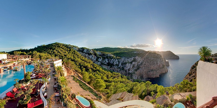 LUXE REIZEN  - TRAVEL IN LUXURY - LUXURY IS TRAVELLING  SPANJE_LUXE REIZEN IBIZA**HACIENDA NA XAMENA