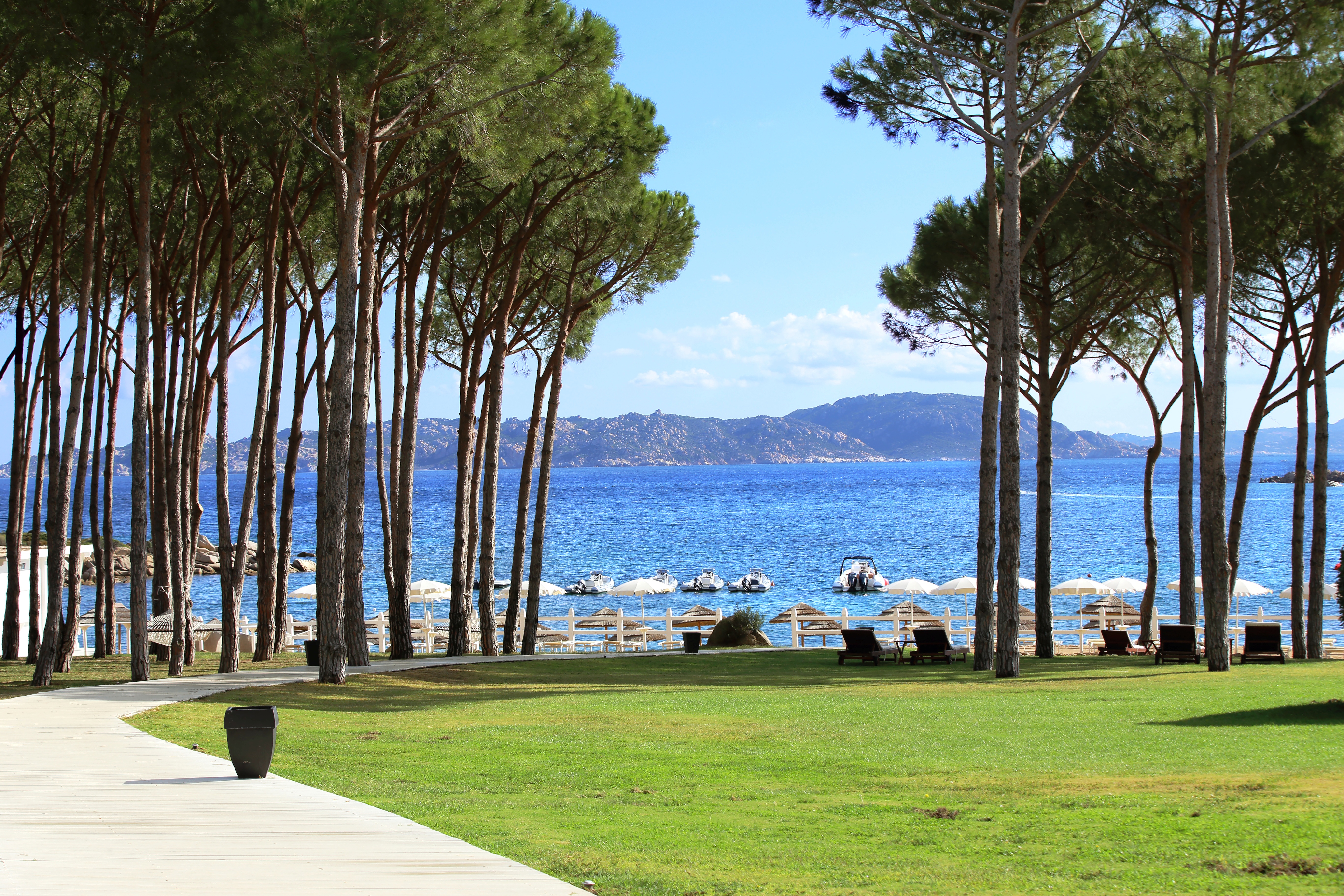 LUXE REIZEN  - TRAVEL IN LUXURY - LUXURY IS TRAVELLING  ITALIE_LUXE REIZEN SARDINIE**LA COLUCCIA HOTEL
