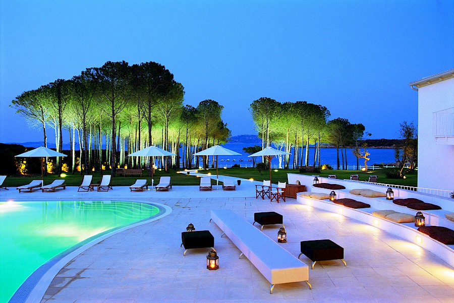 LUXE REIZEN  - TRAVEL IN LUXURY - LUXURY IS TRAVELLING  ITALIE_LUXE REIZEN SARDINIE**LA COLUCCIA HOTEL