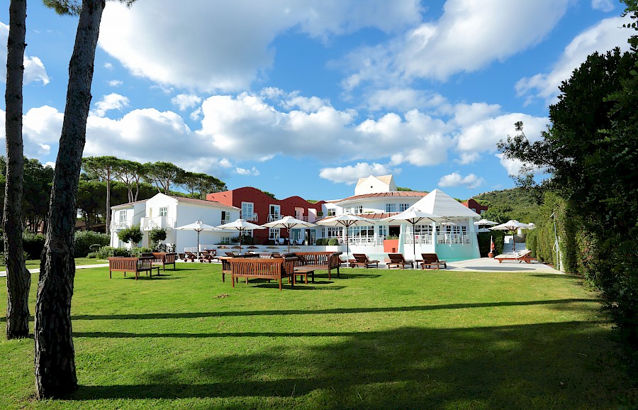 LUXE REIZEN  - TRAVEL IN LUXURY - LUXURY IS TRAVELLING  ITALIE_LUXE REIZEN SARDINIE**LA COLUCCIA HOTEL