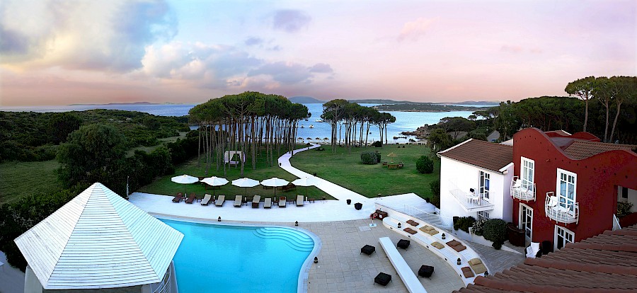 LUXE REIZEN  - TRAVEL IN LUXURY - LUXURY IS TRAVELLING  ITALIE_LUXE REIZEN SARDINIE**LA COLUCCIA HOTEL