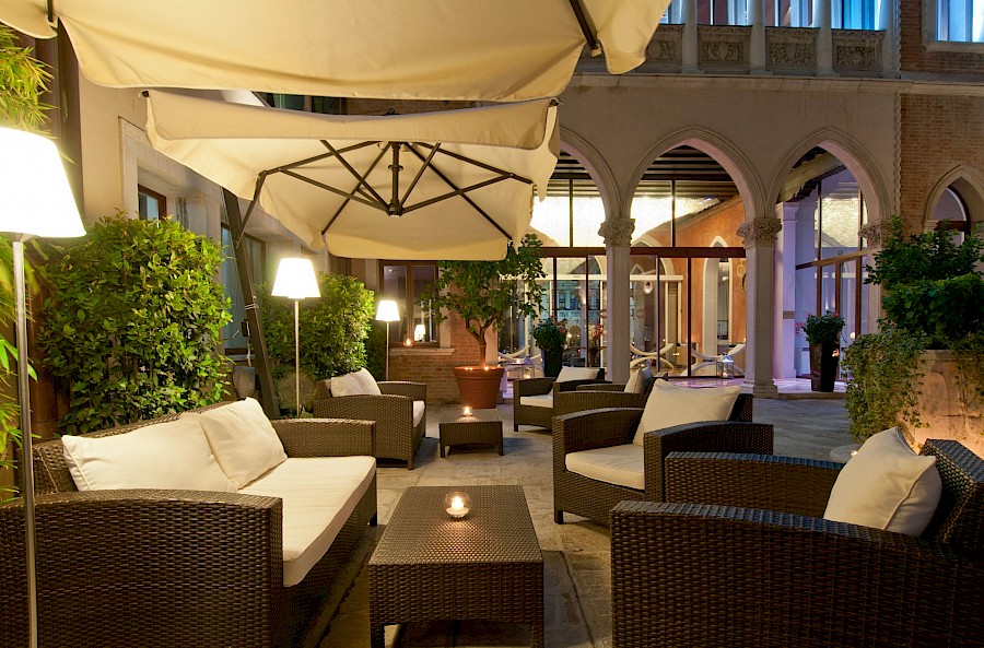 LUXE REIZEN  - TRAVEL IN LUXURY - LUXURY IS TRAVELLING  ITALIE_LUXE REIZEN VENETIE - ITALIE**SINA CENTURION PALACE