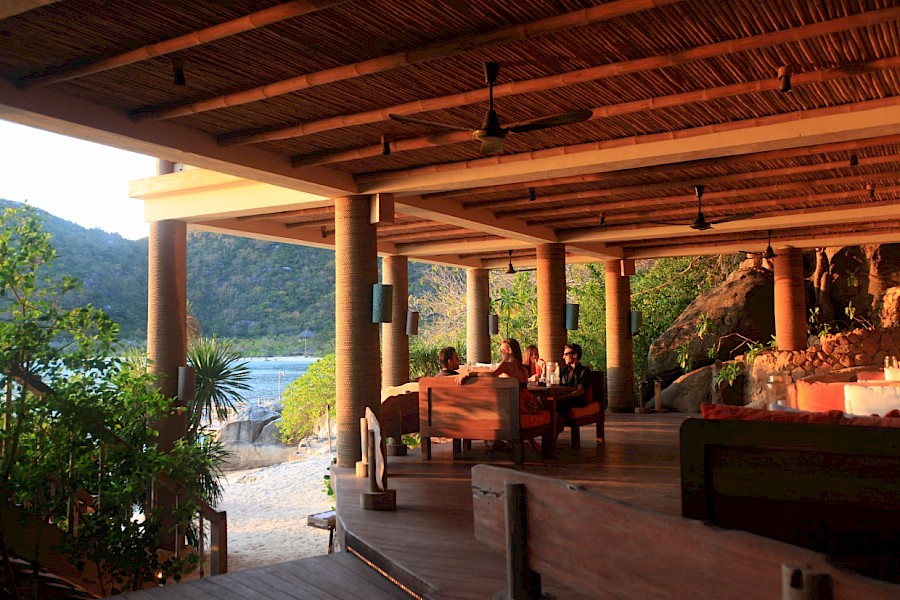 LUXE REIZEN  - TRAVEL IN LUXURY - LUXURY IS TRAVELLING  VIETNAM_LUXE REIZEN VIETNAM**SIX SENSES NINH VAN BAY