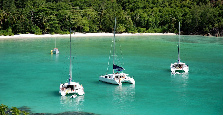 LUXE REIZEN  - TRAVEL IN LUXURY - LUXURY IS TRAVELLING  SEYCHELLEN_SAILING IN PARADISE**SEYCHELLEN