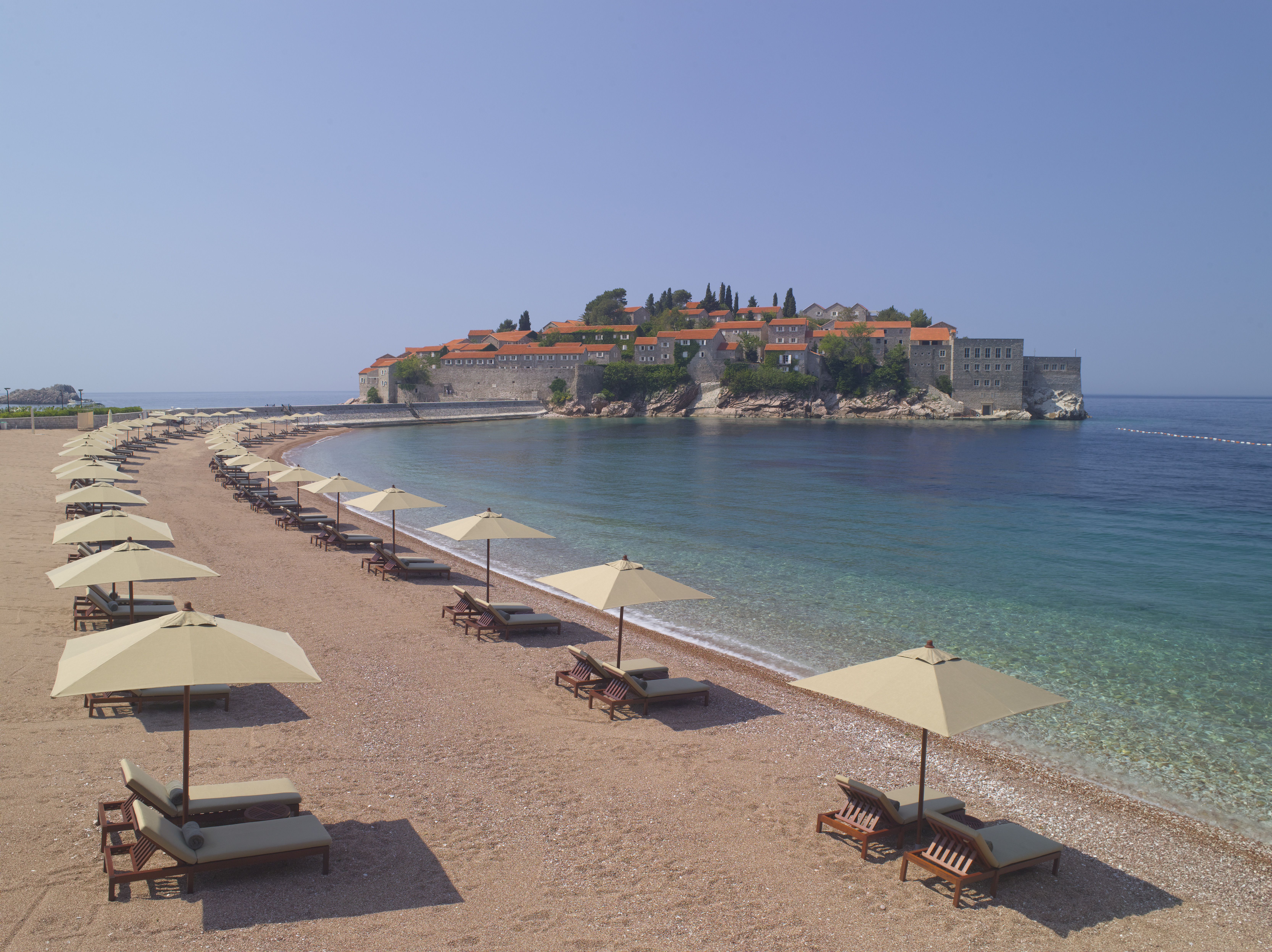 LUXUSREISEN - TRAVEL IN LUXURY  MONTENEGRO_LUXUSREISEN MONTENEGRO**AMAN SVETI STEFAN