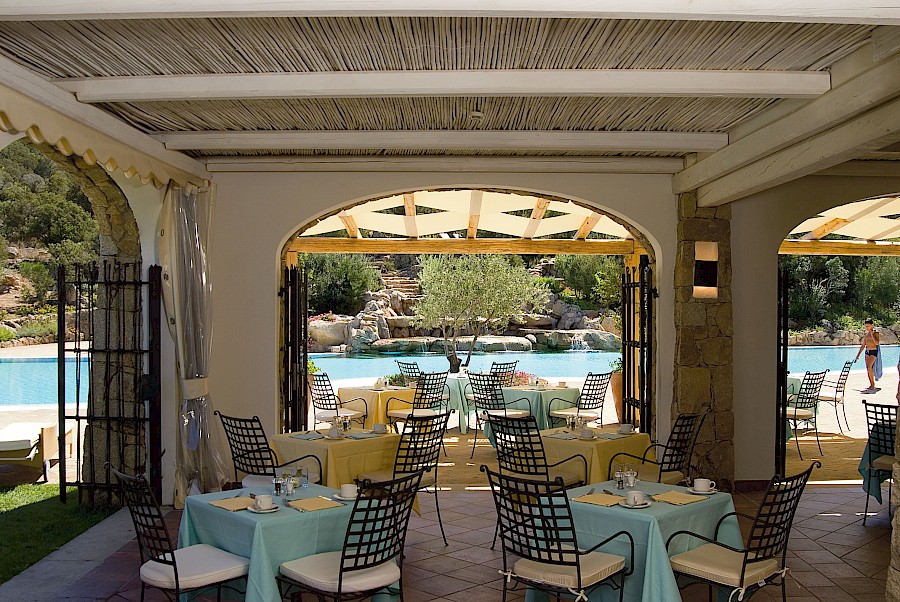 LUXE REIZEN  - TRAVEL IN LUXURY - LUXURY IS TRAVELLING  ITALIE_LUXE HOTELS SARDINIE**COLONNA PEVERO HOTEL