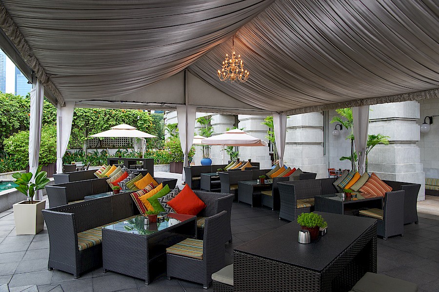 LUXE REIZEN  - TRAVEL IN LUXURY - LUXURY IS TRAVELLING  SINGAPORE_LUXE REIZEN SINGAPORE**THE FULLERTON HOTEL, SINGAPORE