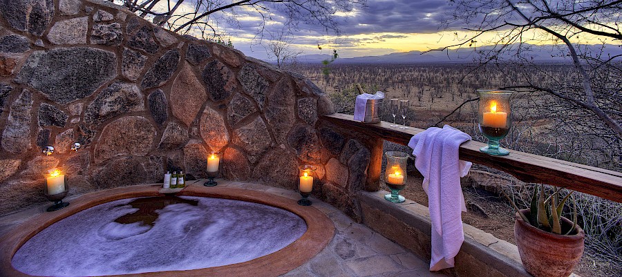 LUXE REIZEN  - TRAVEL IN LUXURY - LUXURY IS TRAVELLING  KENIA_LUXE SAFARIS KENIA**ELSA’S KOPJE - MERU NATIONAL PARK