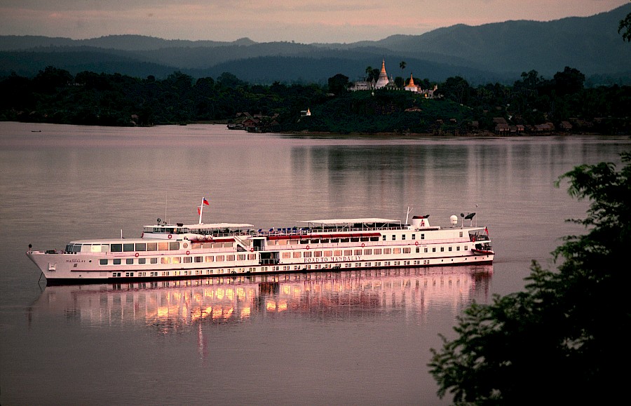 LUXE REIZEN  - TRAVEL IN LUXURY - LUXURY IS TRAVELLING  MYANMAR_LUXE REIZEN MYANMAR**BELMOND ROAD TO MANDALAY - CRUISE