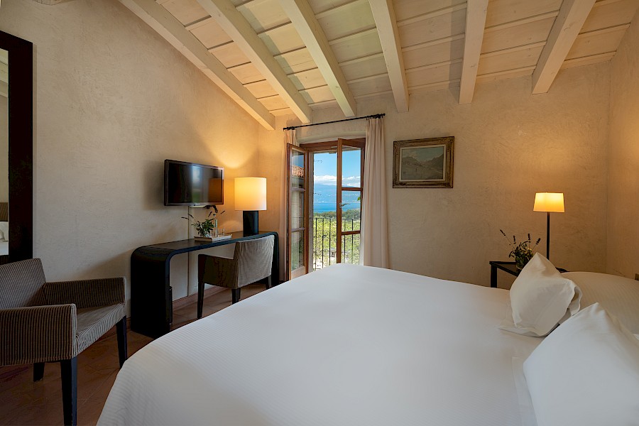 LUXE REIZEN  - TRAVEL IN LUXURY - LUXURY IS TRAVELLING  ITALIE_LUXE REIZEN GARDAMEER, ITALIE**VILLA ARCADIO HOTEL & RESORT - SALO - GARDAMEER