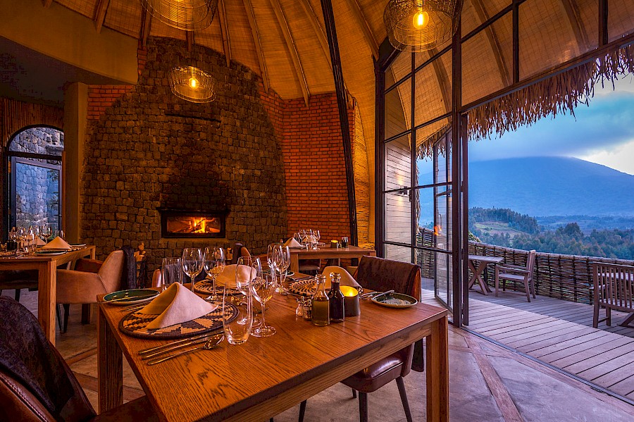 LUXE REIZEN  - TRAVEL IN LUXURY - LUXURY IS TRAVELLING  RWANDA_LUXE SAFARI RWANDA**BISATE LODGE - VOLCANOES NATIONAL PARK