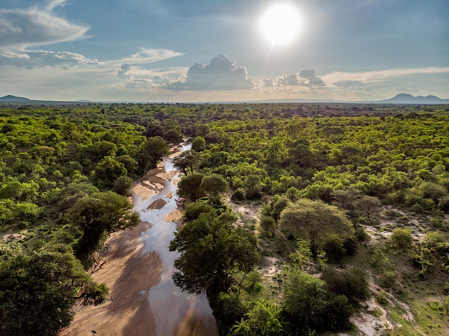 LUXE REIZEN  - TRAVEL IN LUXURY - LUXURY IS TRAVELLING  TANZANIA_LUXE SAFARI HET ONGEREPTE ZUIDEN VAN TANZANIA & ZANZIBAR  