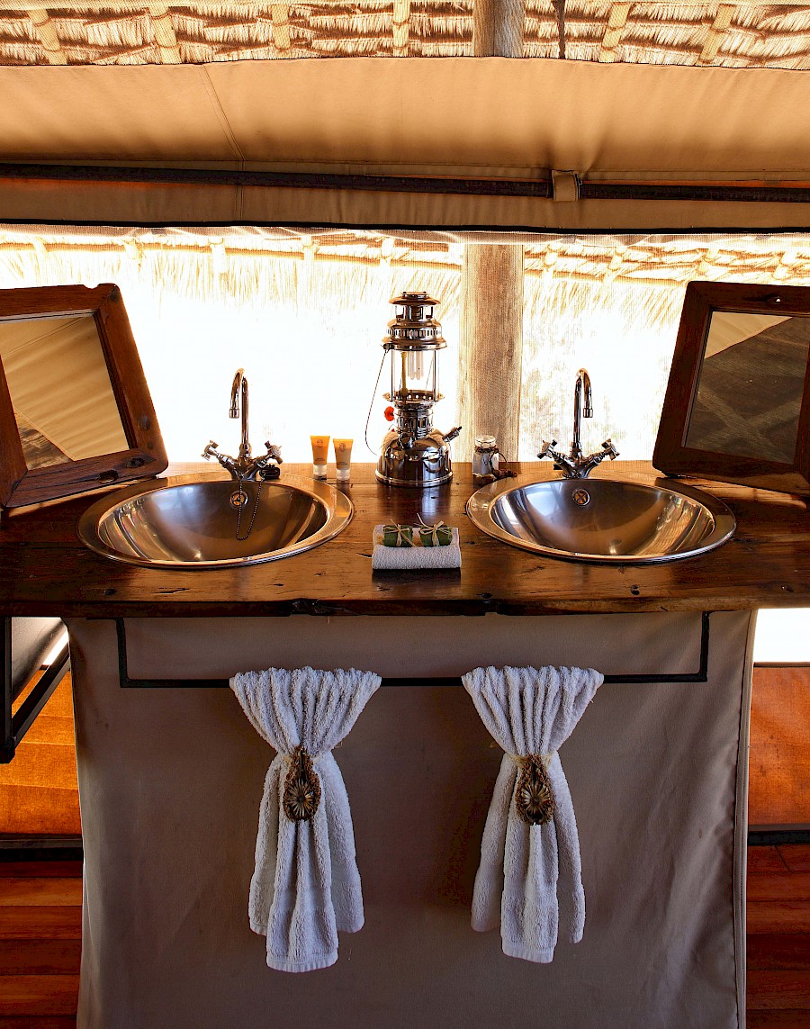 LUXE REIZEN  - TRAVEL IN LUXURY - LUXURY IS TRAVELLING  TANZANIA_LUXE SAFARI HET ONGEREPTE ZUIDEN VAN TANZANIA & ZANZIBAR  