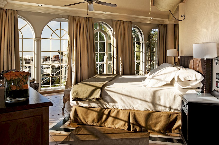 LUXE REIZEN - TRAVEL IN LUXURY - LUXURY IS TRAVELLING SPANJE_BAHIA DEL DUQUE**LUXE REIZEN TENERIFE - SPANJE