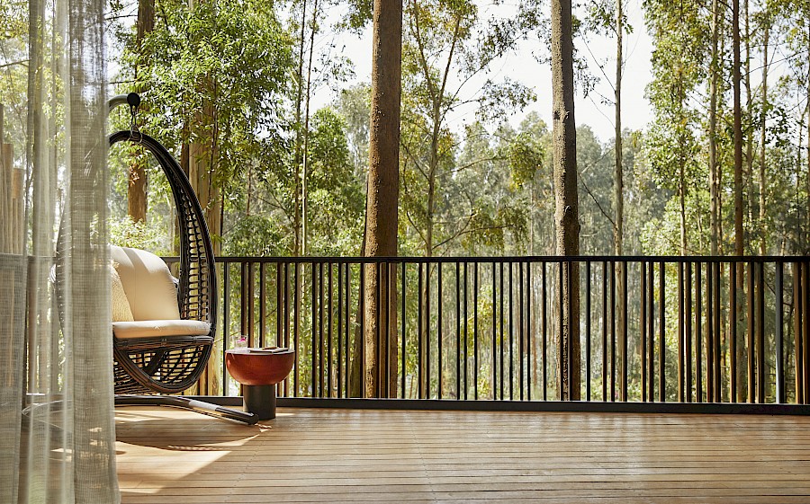 LUXE REIZEN - TRAVEL IN LUXURY - LUXURY IS TRAVELLING RWANDA_LUXE SAFARIS RWANDA - VOLCANOES NATIONAL PARK **ONE&ONLY GORILLAS NEST